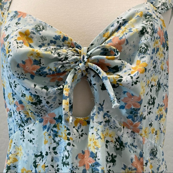 ASTR Cinched Bust Floral Print Dress Size L - Picture 7 of 10